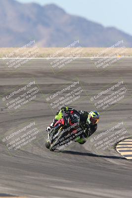 media/Oct-30-2025-Racers Edge (Thu) [[dabbdaf680]]/3-B Group/Session 2 (Bowl Exit)/